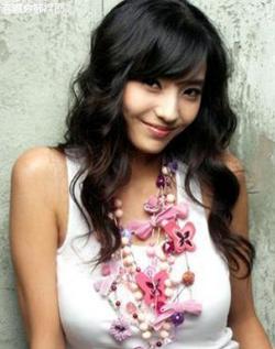 Han Chae Young image