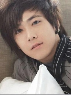 Lee Hong Ki image